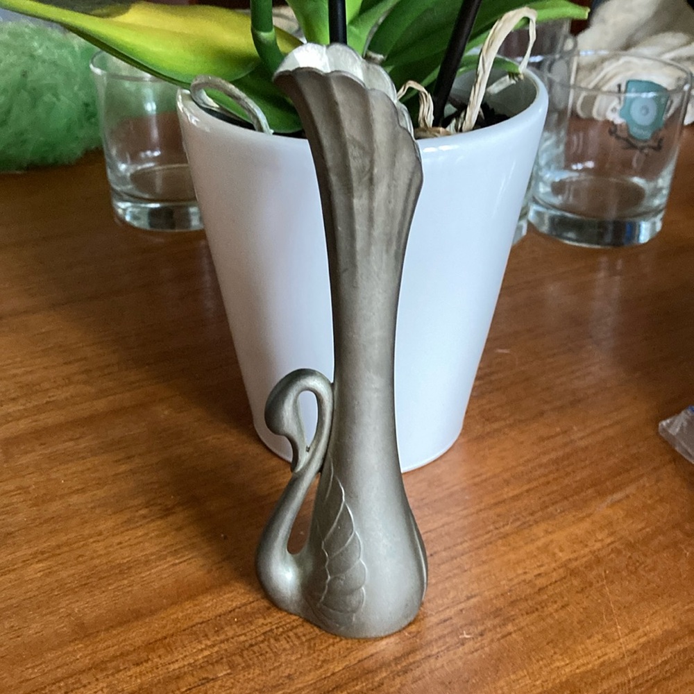 Elegant Silver Swan bud vase